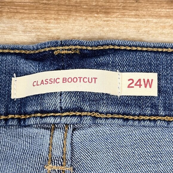 NWT Levi's Classic Bootcut Blue Jeans Size 24 - 44" waist x 31" inseam x 13" ris - Picture 6 of 8